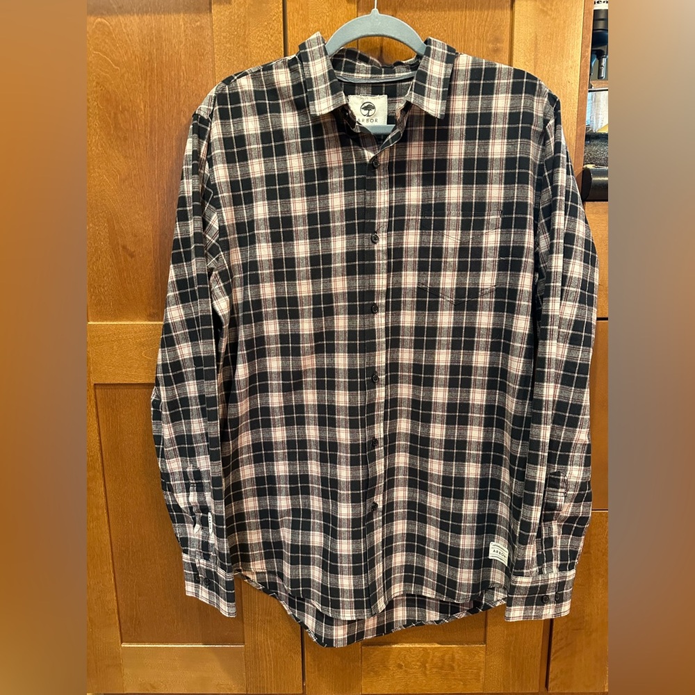 Árbor Black, Red & White Checkered Button Down - Size Large Excellent Condition